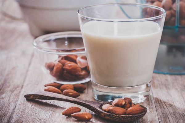 Cách làm sữa hạnh nhân thơm ngon, chỉ với vài bước đơn giản